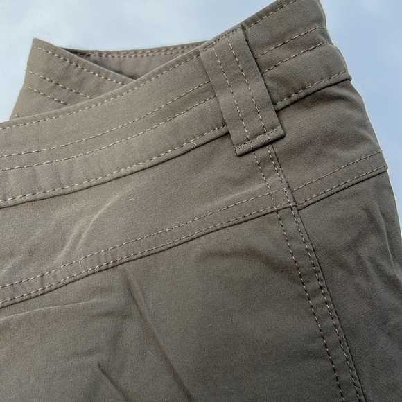 Eddie Bauer Hiking Shorts  Green Like New - Picture 5 of 7